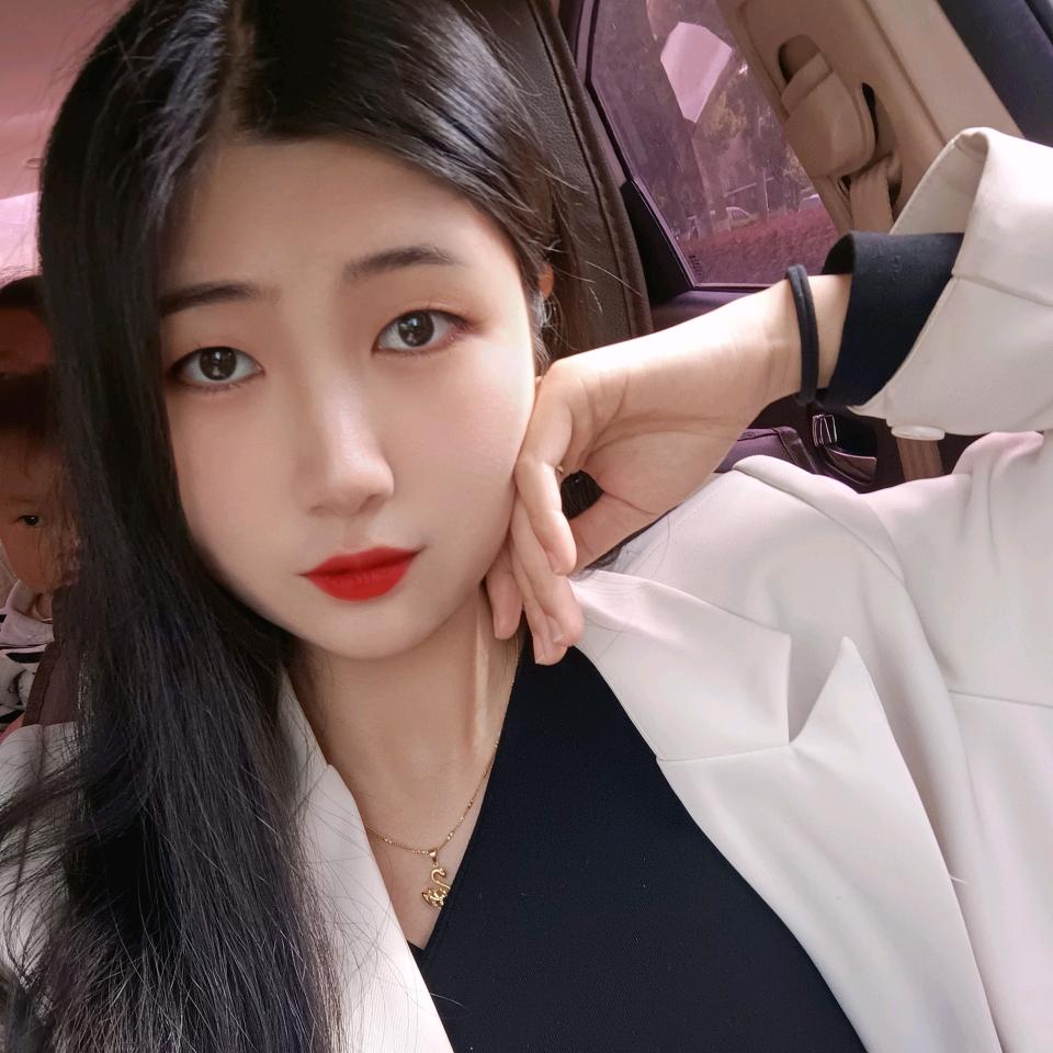 陌尐念 *