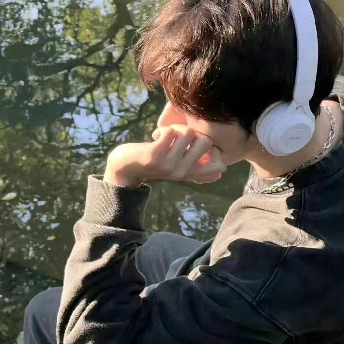 小左不会反手🏸