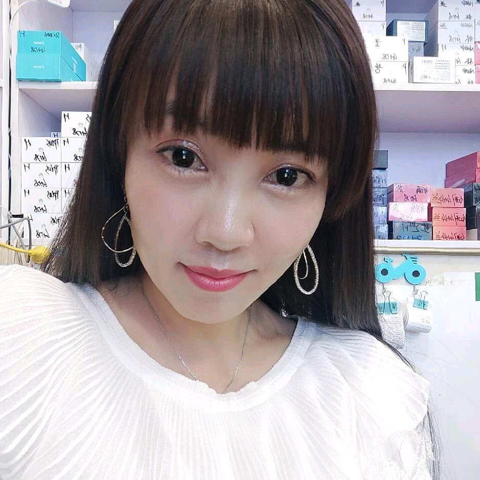 卖手机的小姐姐