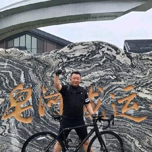 小城牛马，