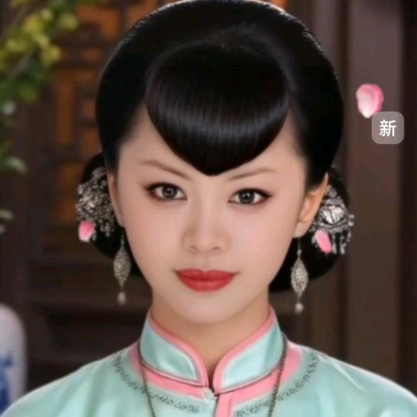 红花当然配绿叶，