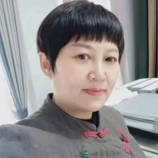 在沂水县城做窗帘的张姐