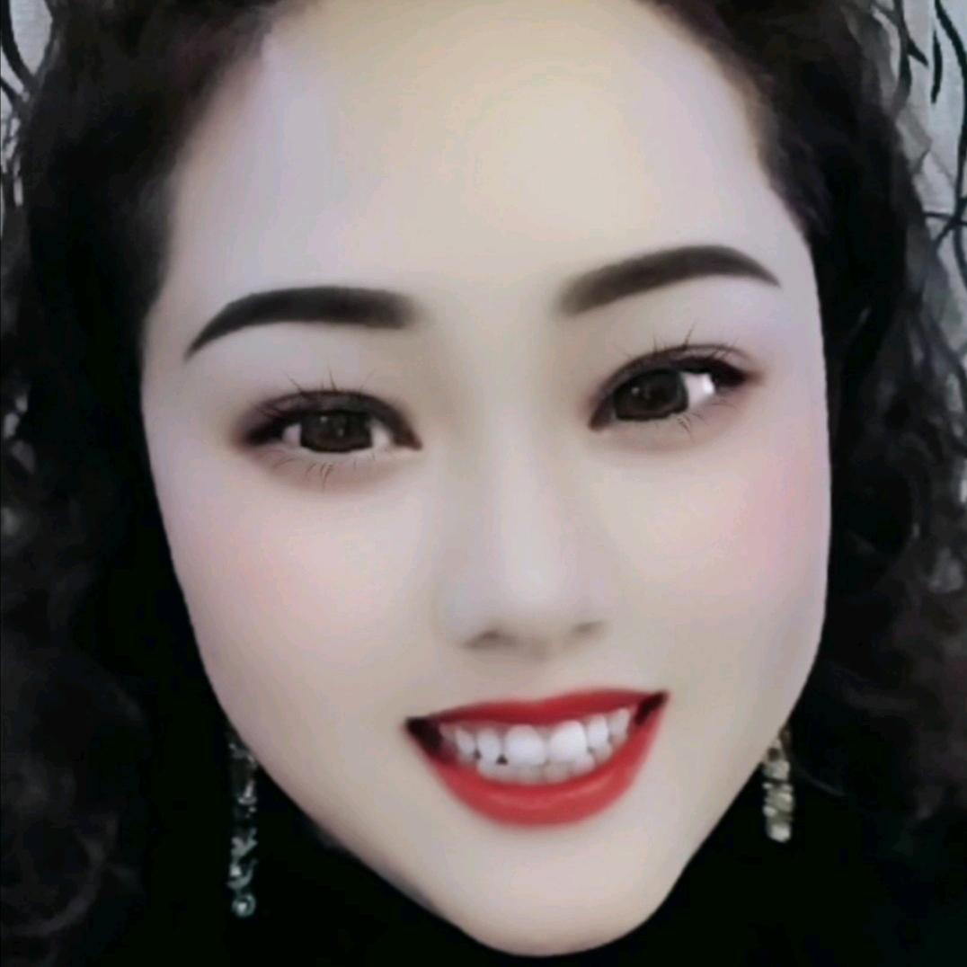 回眸一笑，百媚生
