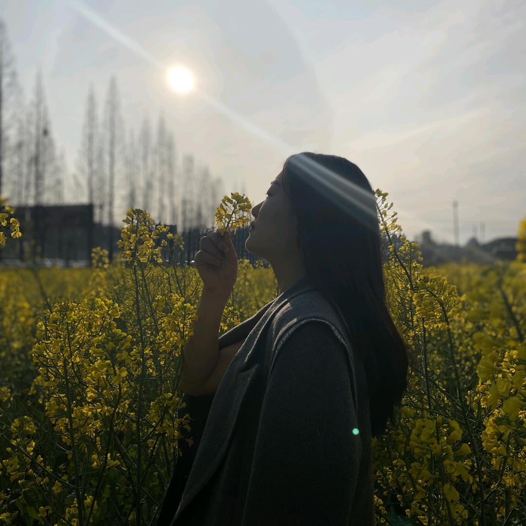 彤彤- ̗̀(๑ᵔ⌔ᵔ๑)