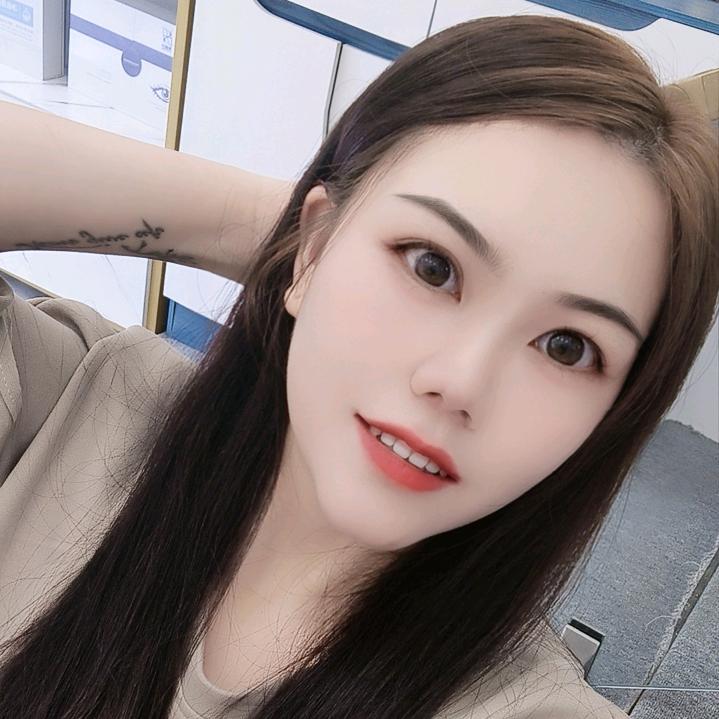 岑美美