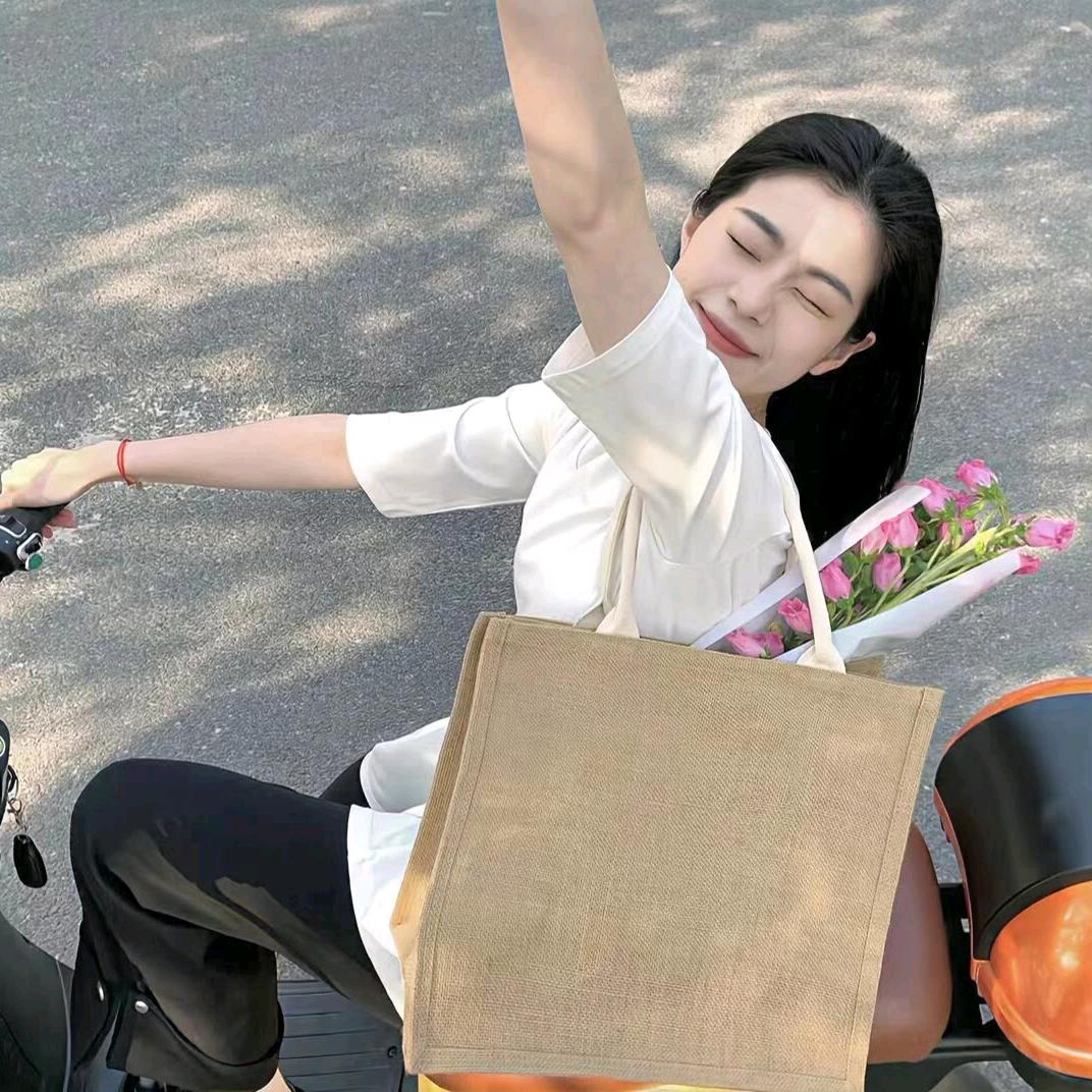 卖女孩的小火柴