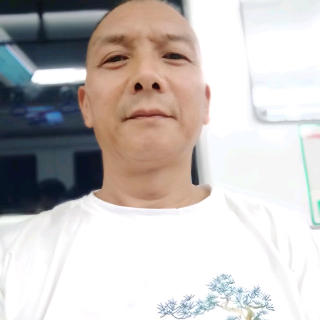 一个伤心💔的人回家