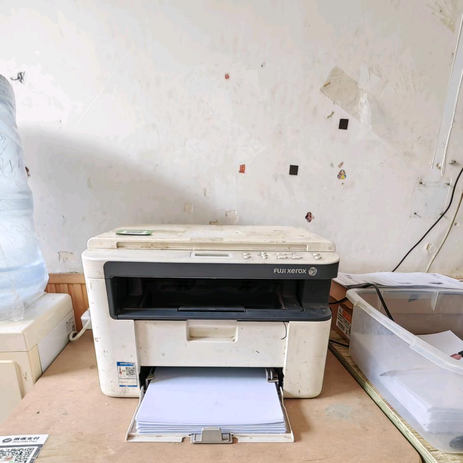 库区慧影相馆服务部可以通过快递上门取件