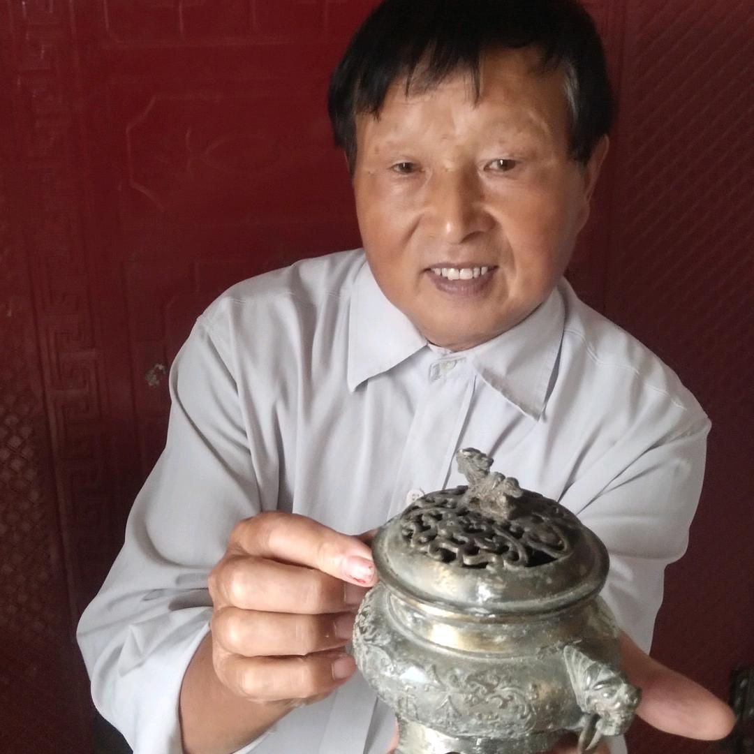 。苍松。