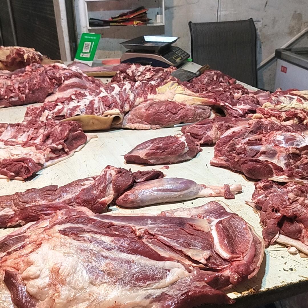 专业批发土黄牛肉，山羊肉，道真悦冠农贸市