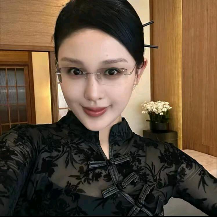 小阿悄(破烂女王)