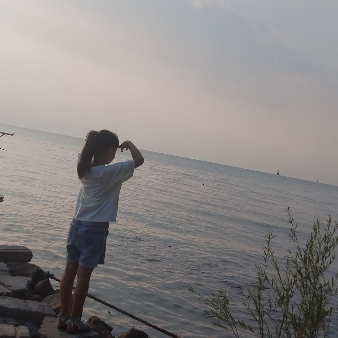 不服你咬我，你过来呀