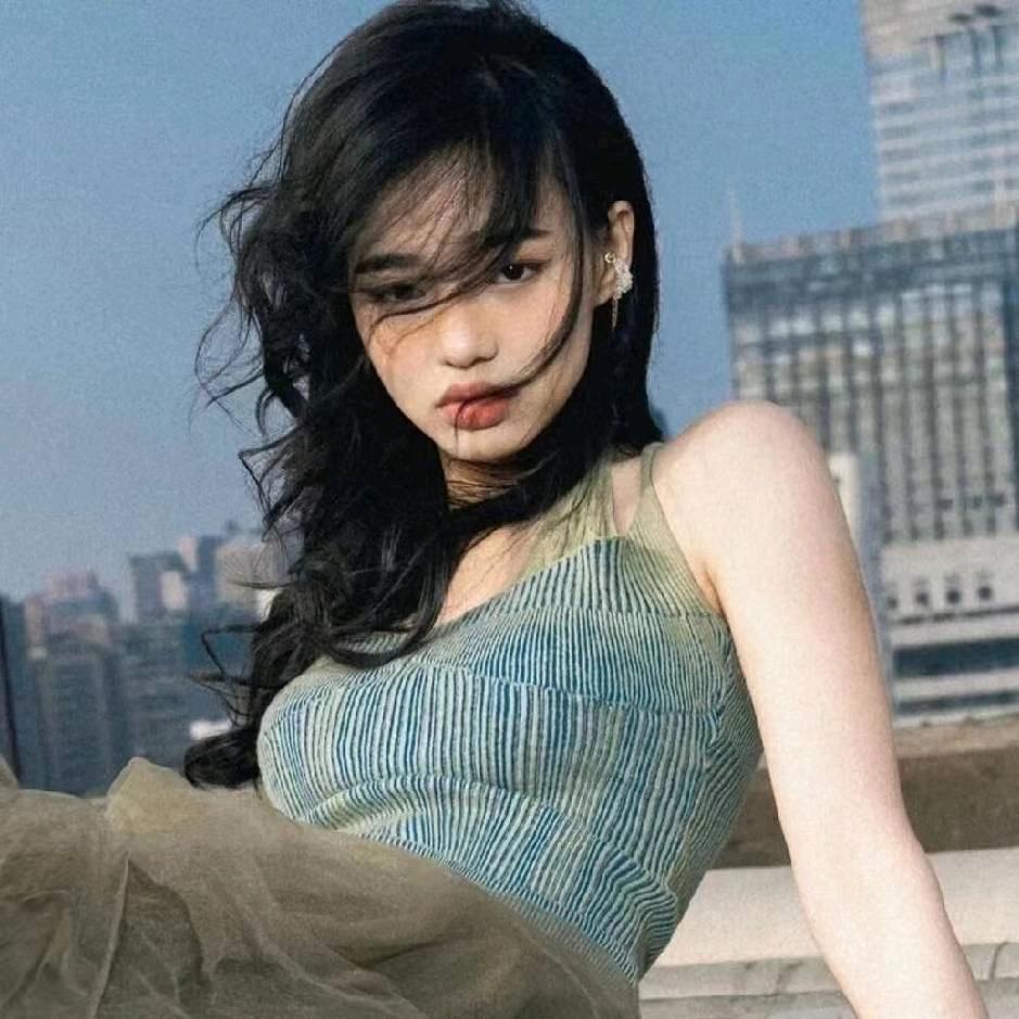以 安.