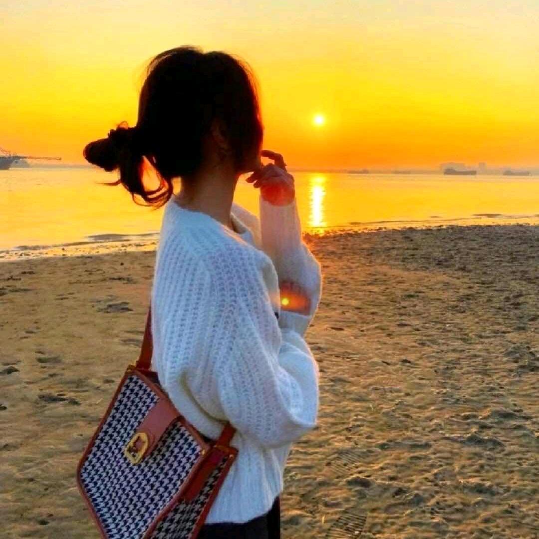 陌念念