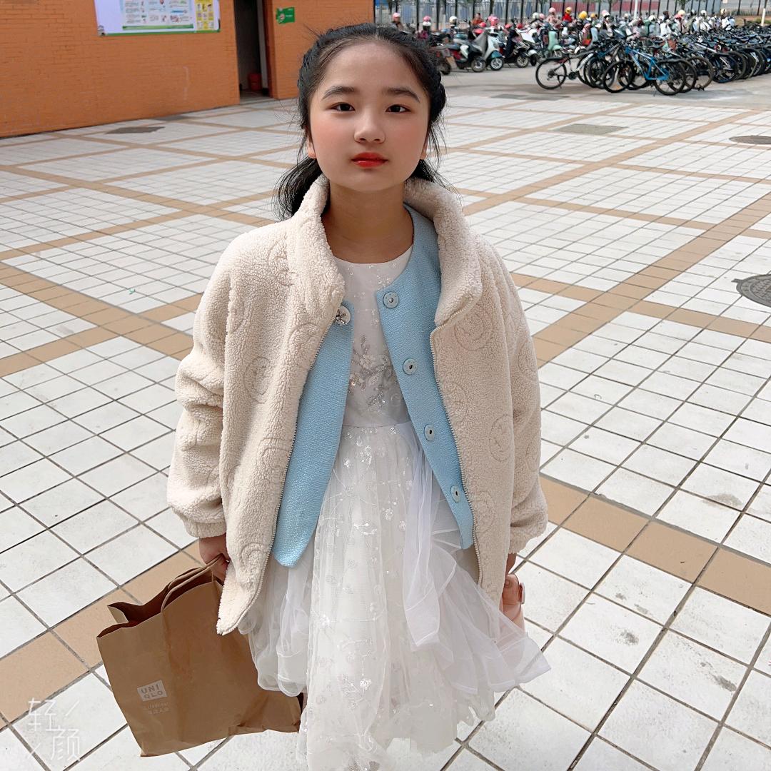 唐兰兰妈妈（唐兰兰在学校坠楼事件）