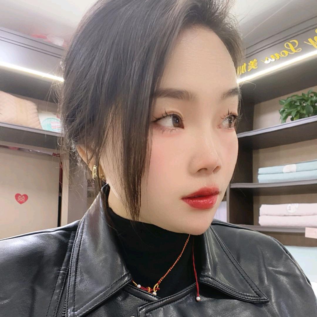 卖被子的小姐姐！💋💋💋(连赞拉黑）