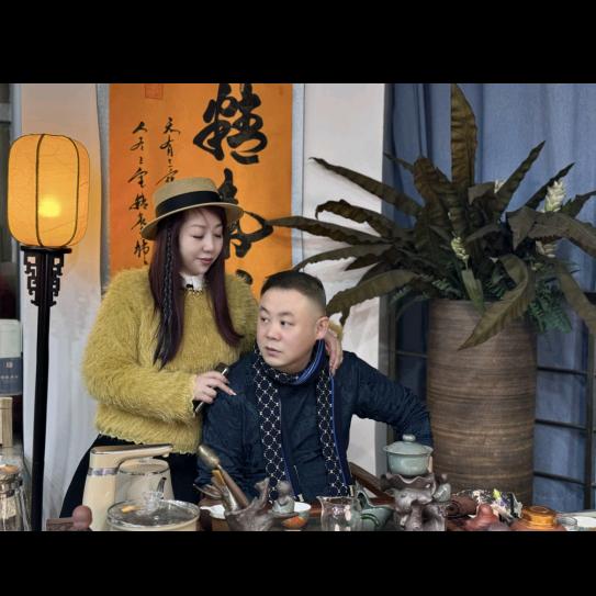 帽姐夫妇