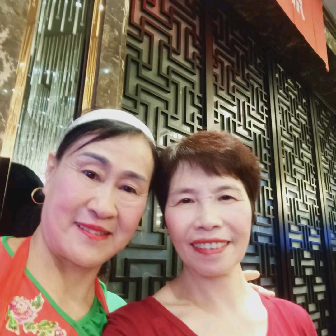 小草姐姐