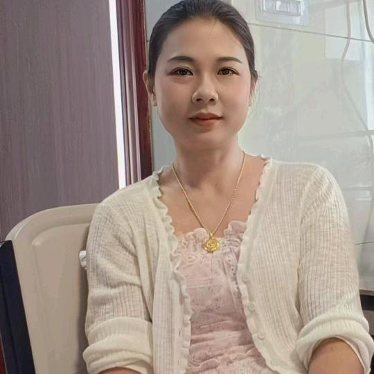 陈梁英