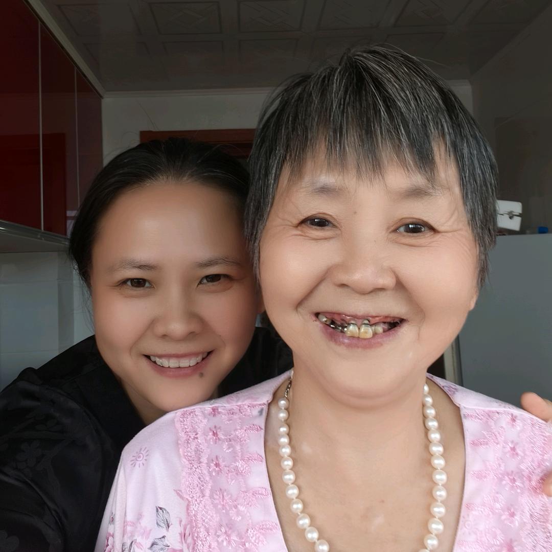 翠翠陪妈妈打怪兽《好物分享》