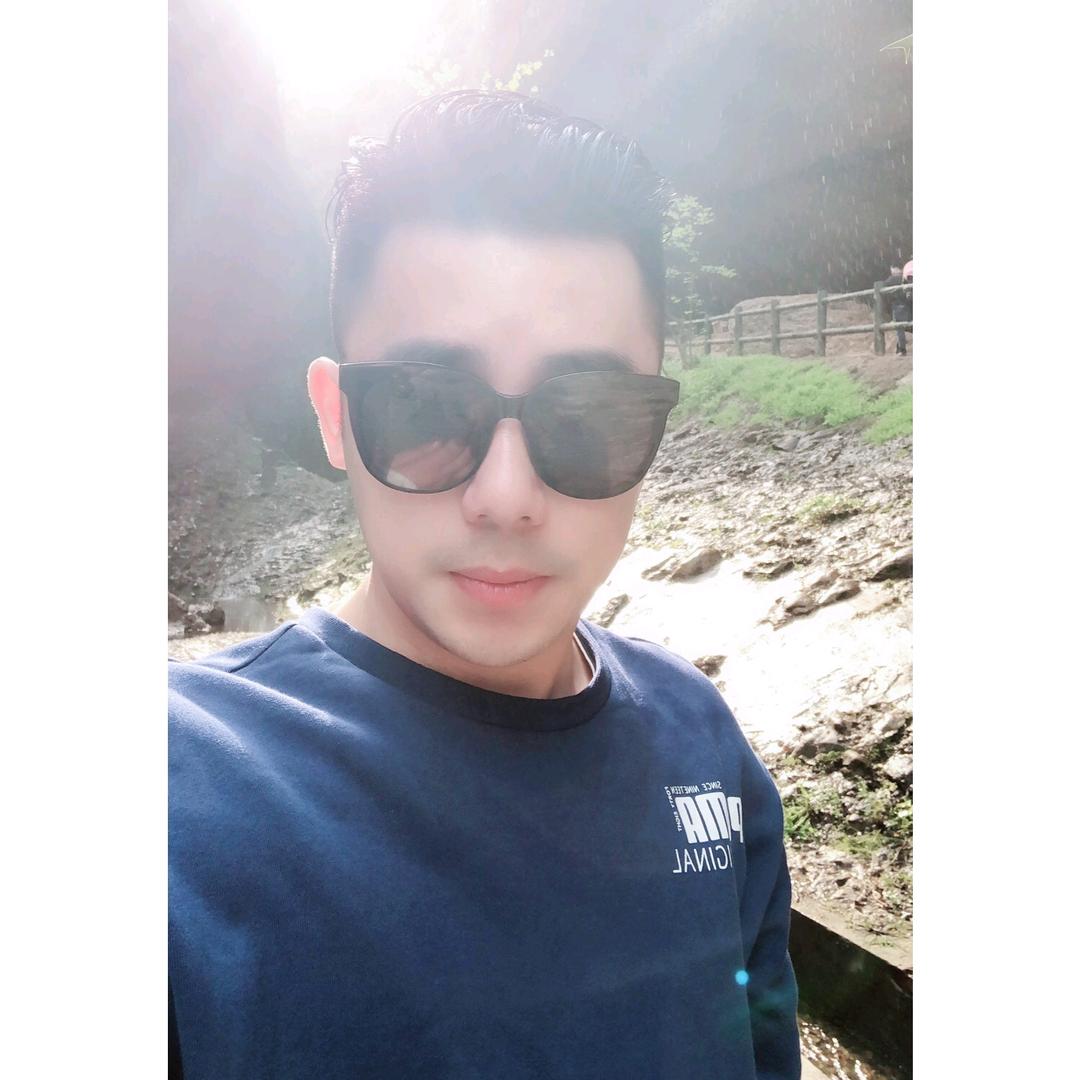 刘泡泡。