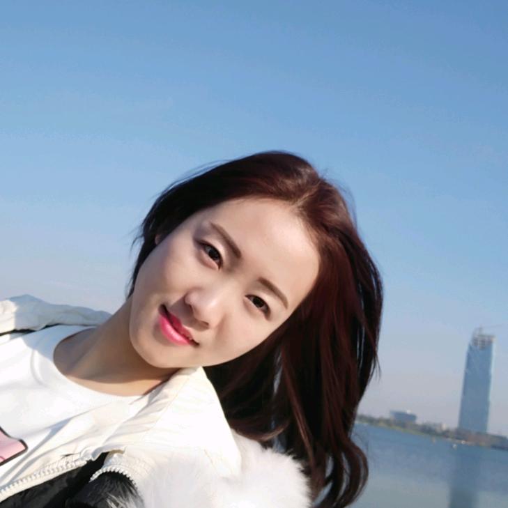 彩霞和她的流浪小动物们