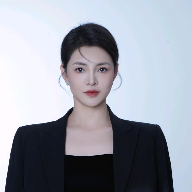 邓璐雯丨骨相美学