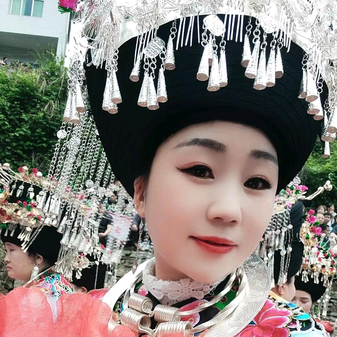 洋洋（银饰加工与家政）