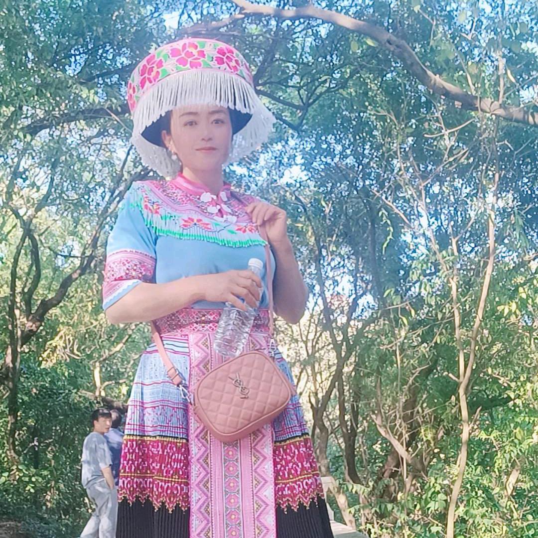 云南苗家张姐