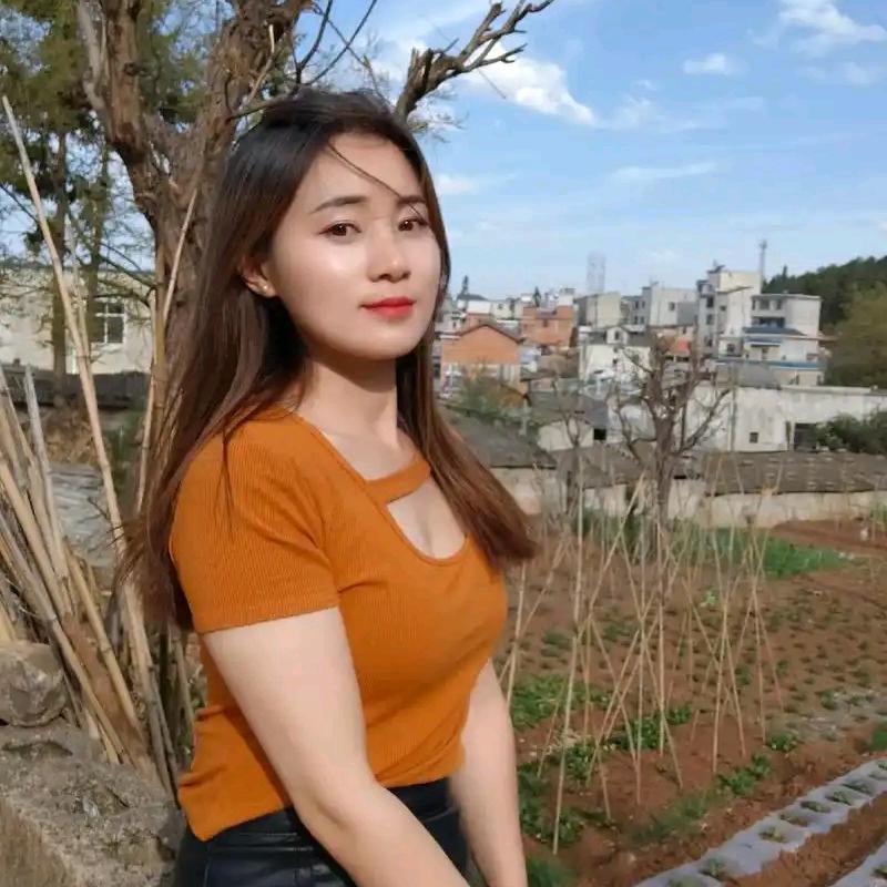 张朵朵服装店