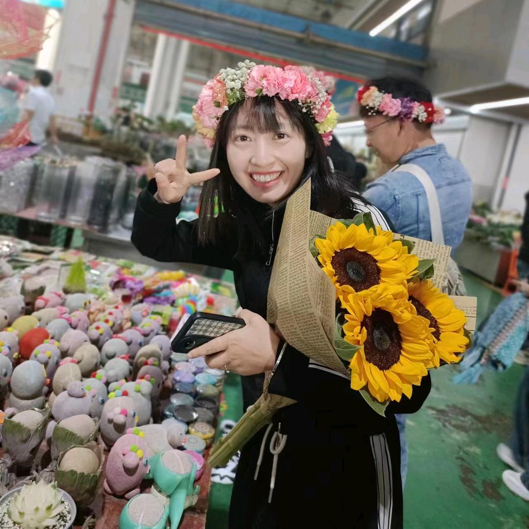 井底蹦哒的小青蛙