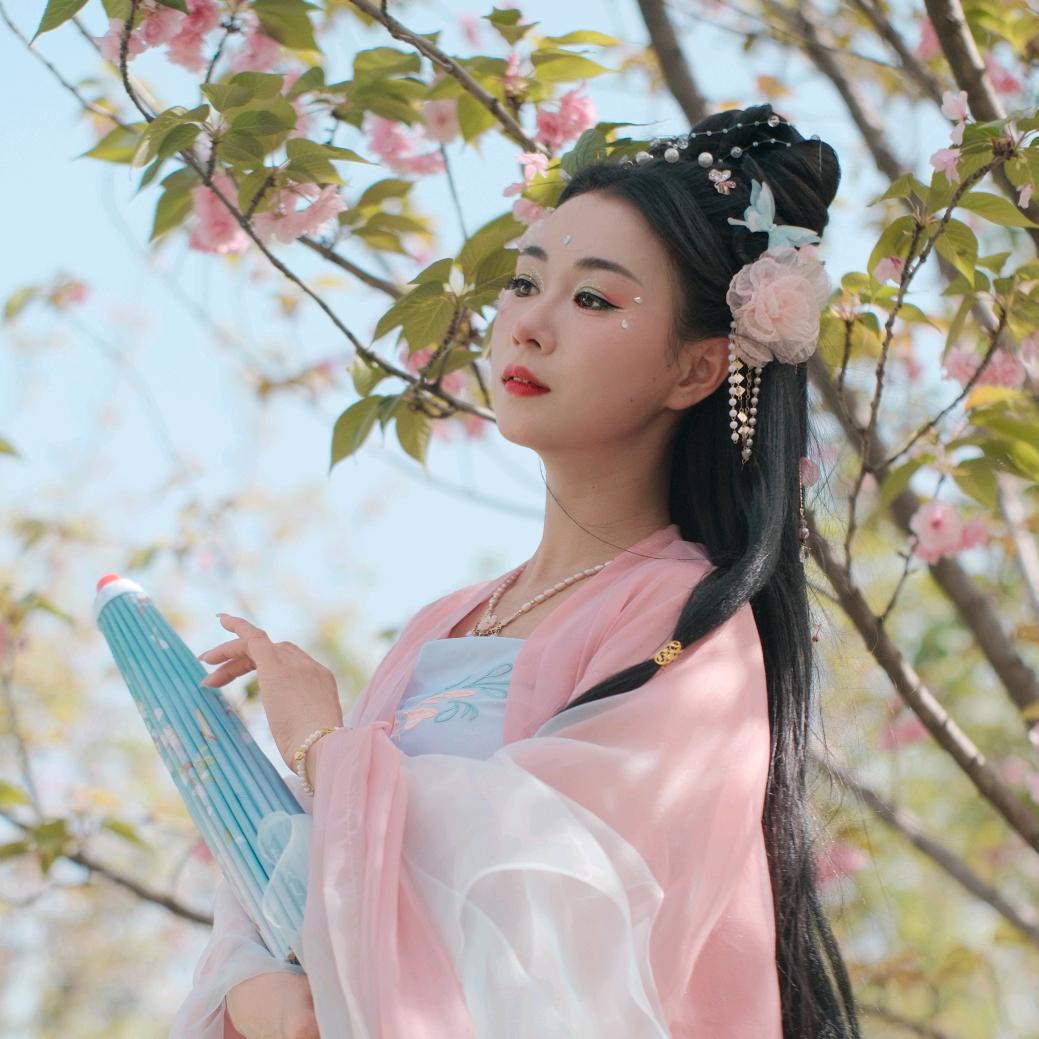 古月