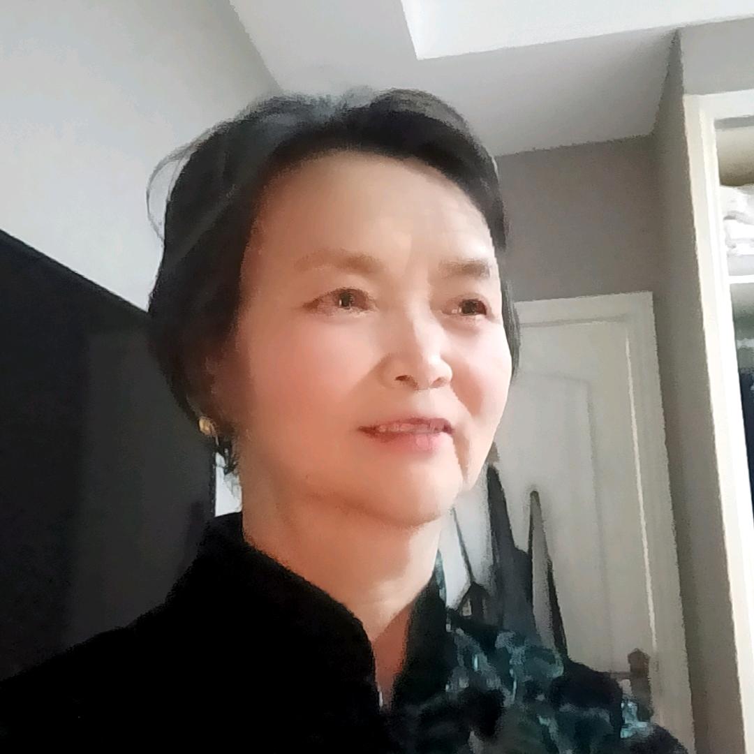 夏彩云