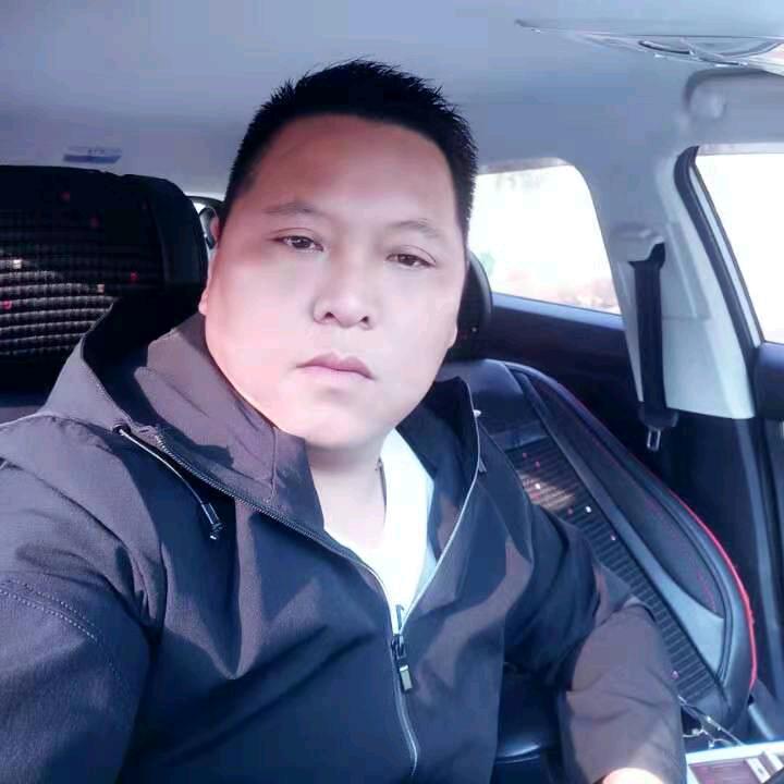 玉翔门业，业务部——王好旗