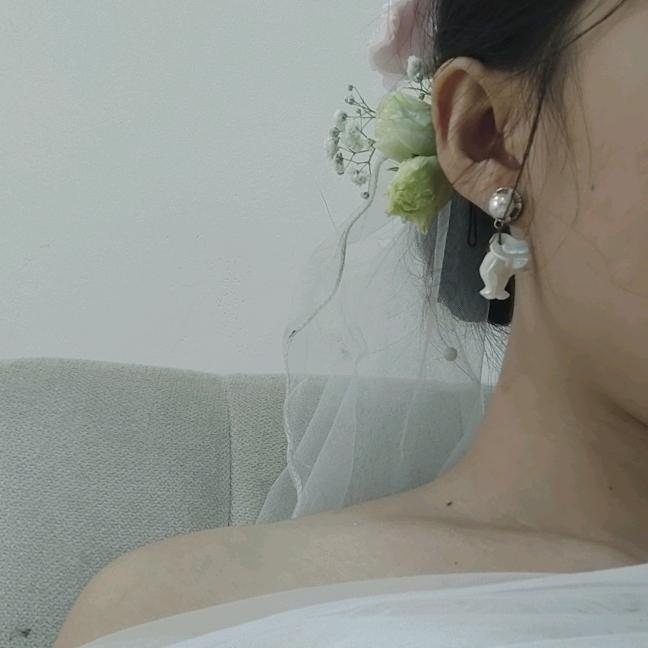 丷