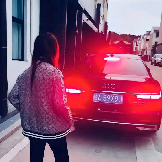 混过社会卖过萌