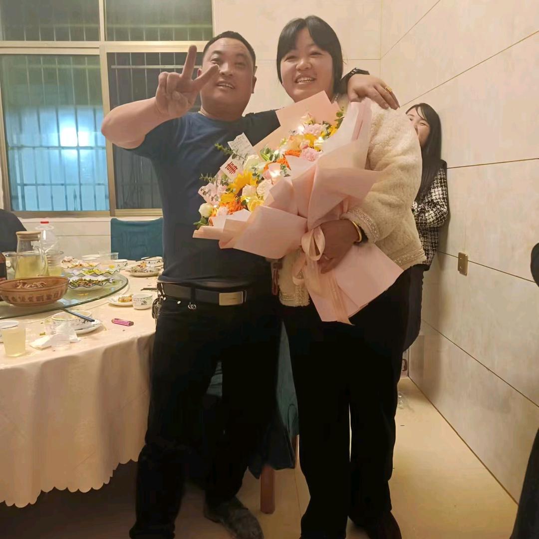 繁华落幕小妮子