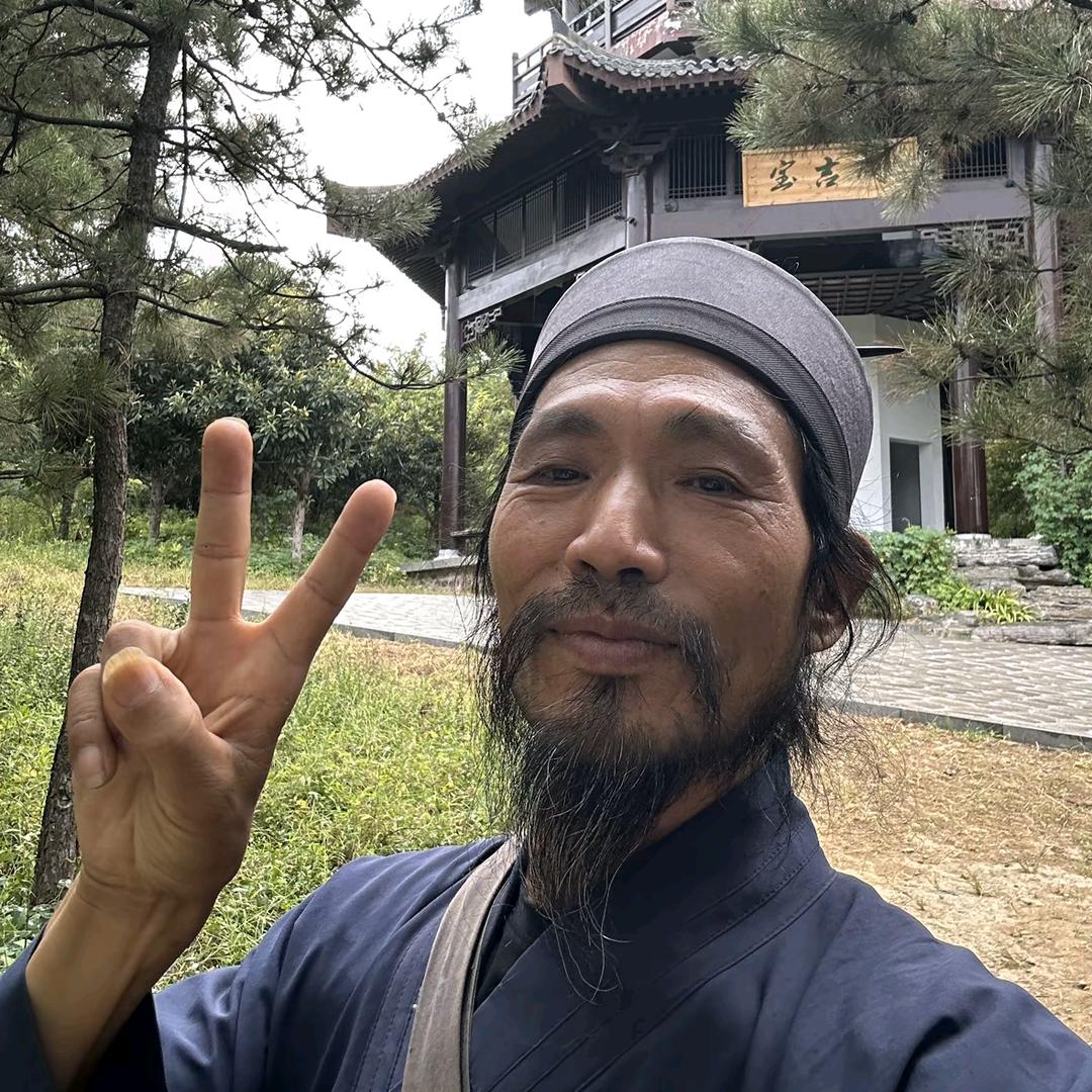 满山的猴子我腚最红🐒