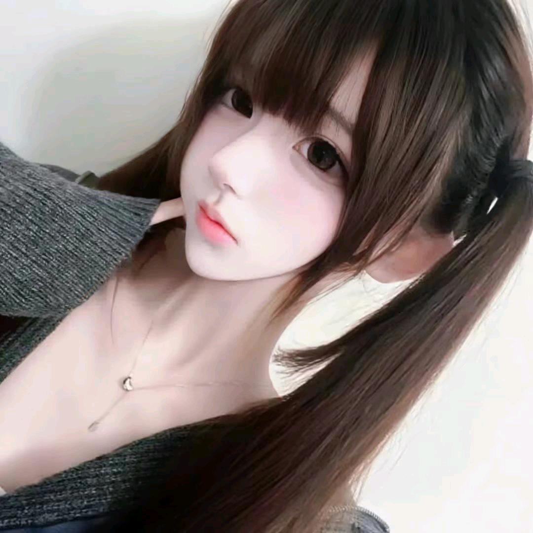 小娜饱饱