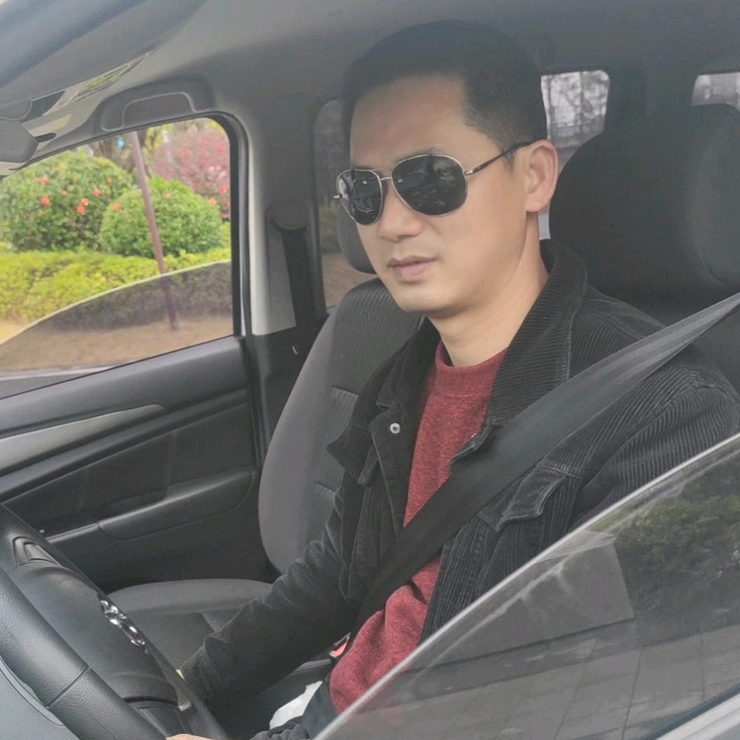 财缘新能源汽车