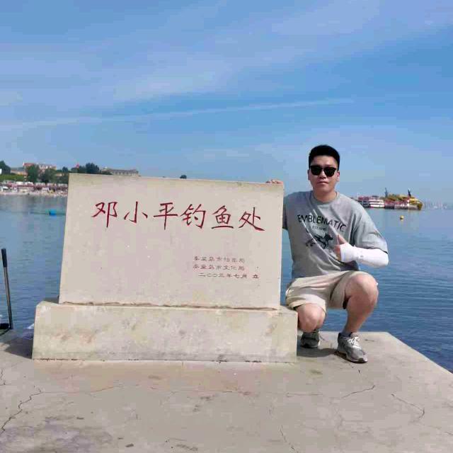 大肚腩躁叔叔