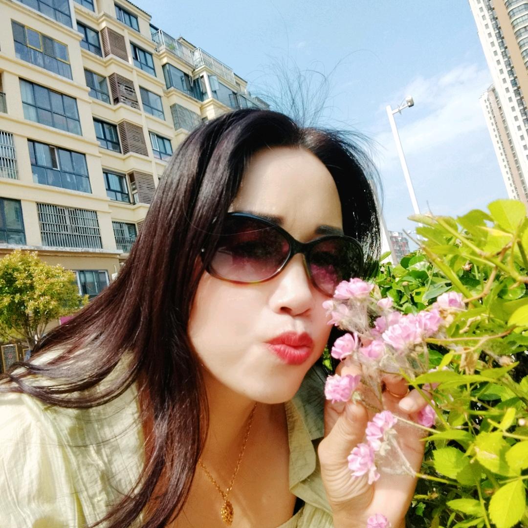 芳姐姐，爱娱乐。大号