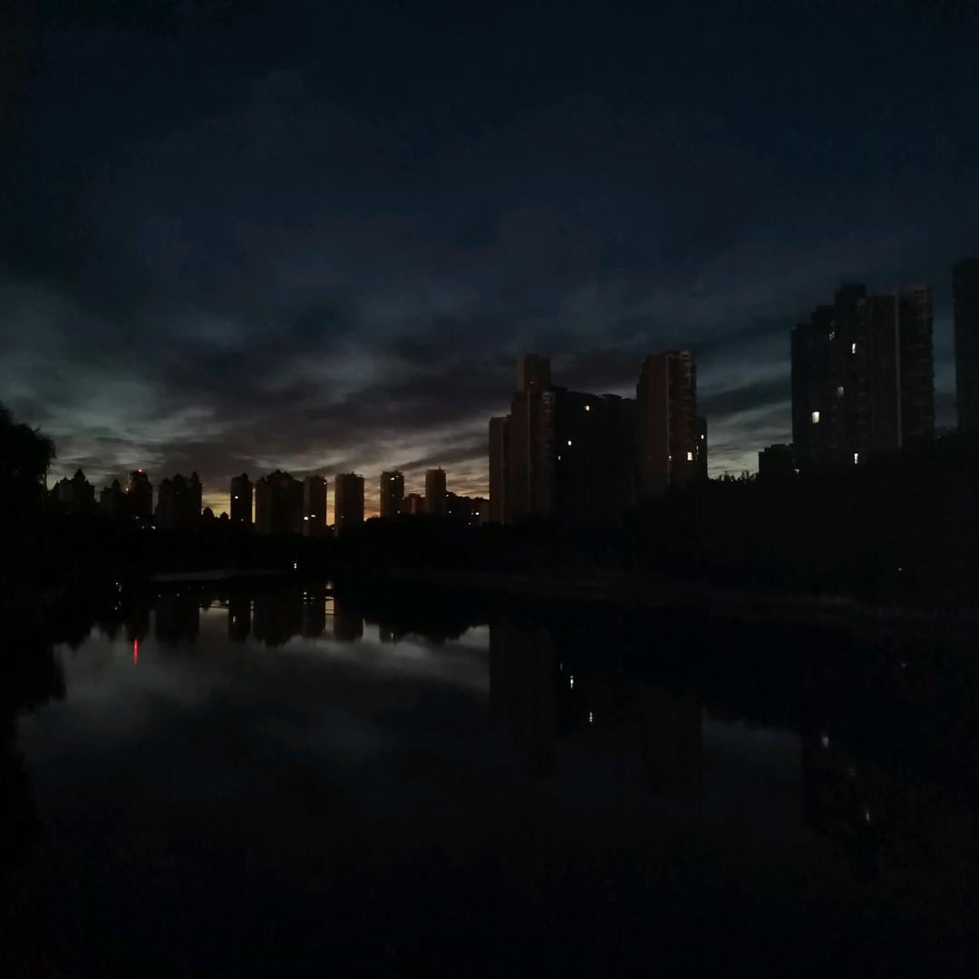洪宇