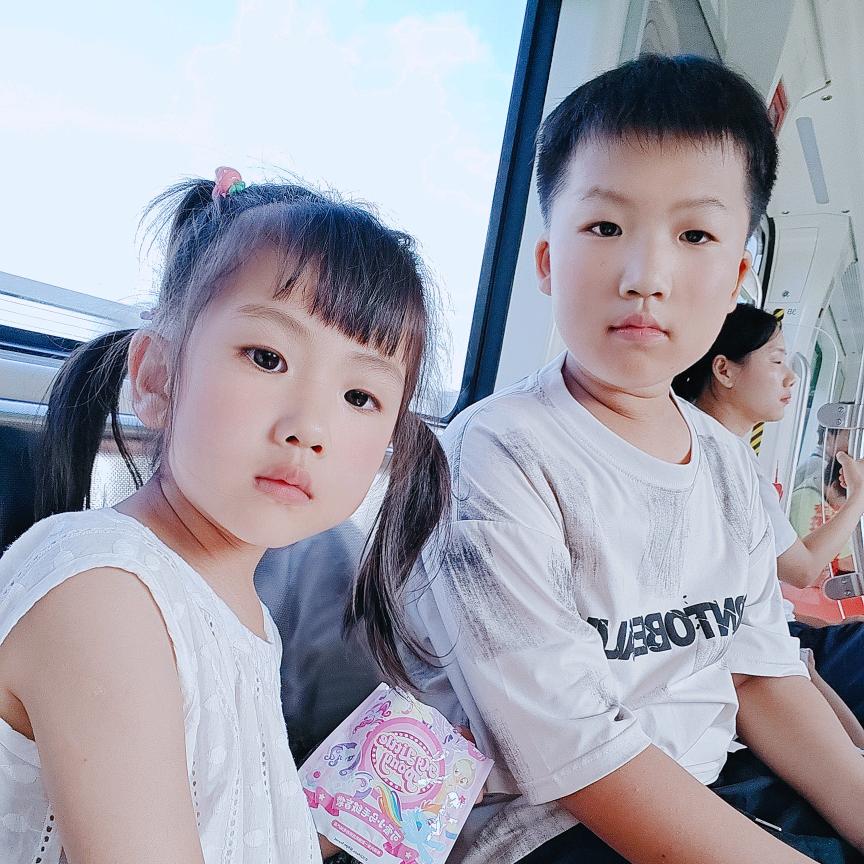 皮皮爱糖果儿