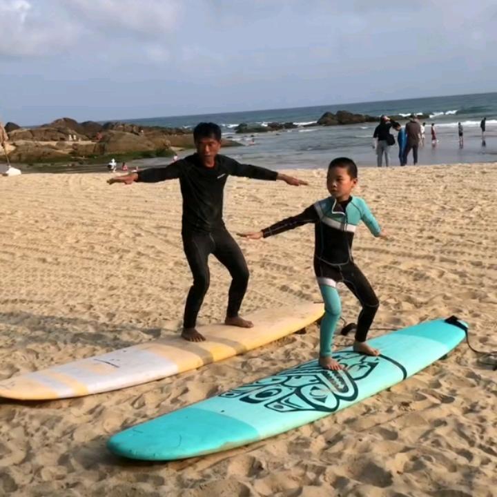 小翁—冲浪爱好者