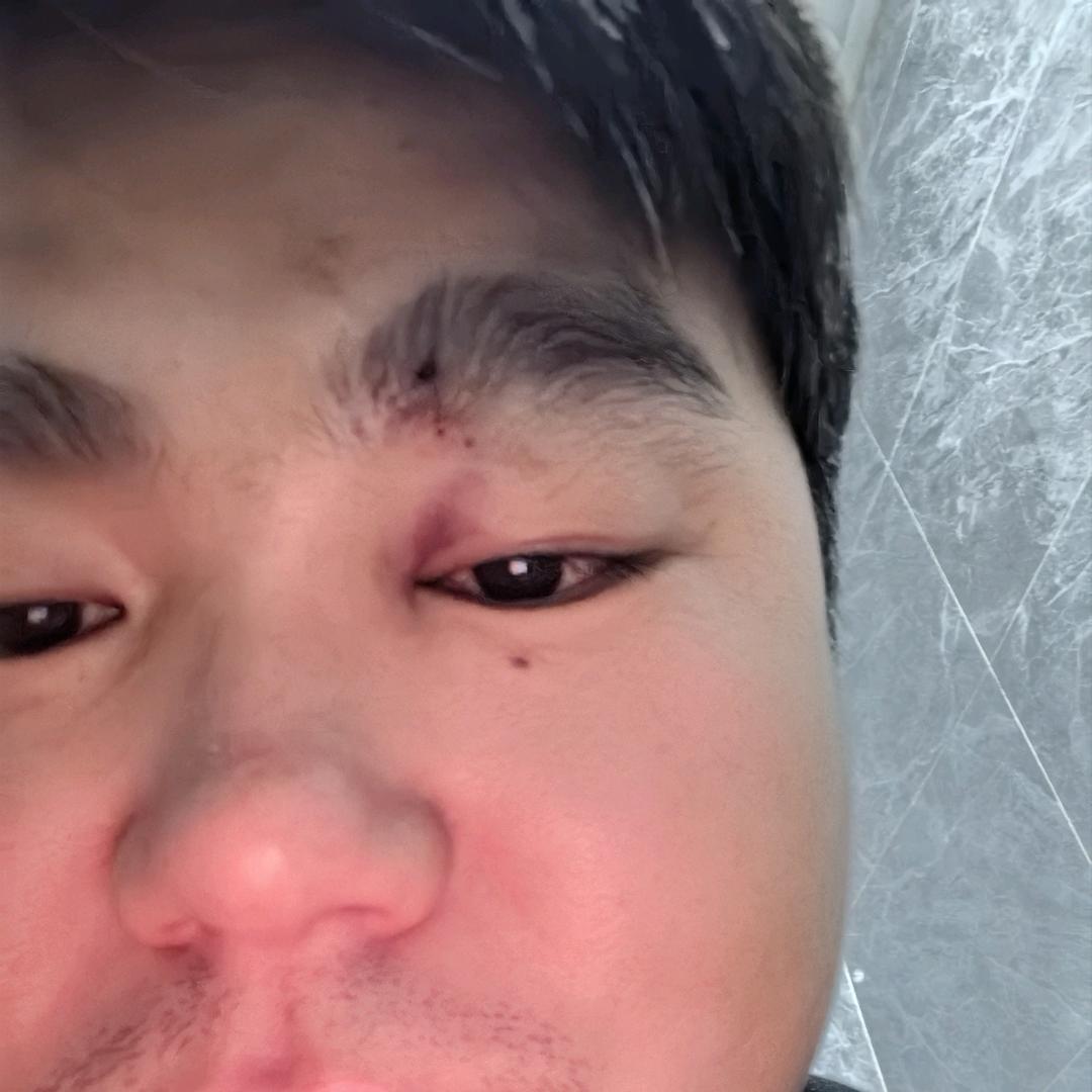 请叫我，李先生