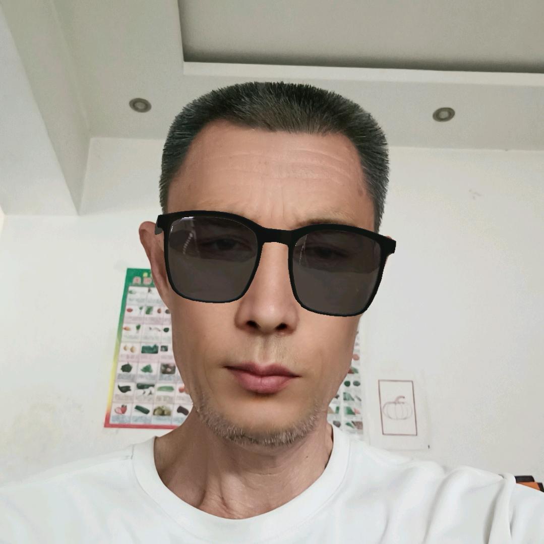 一青;望尽天涯路，山也能相逢