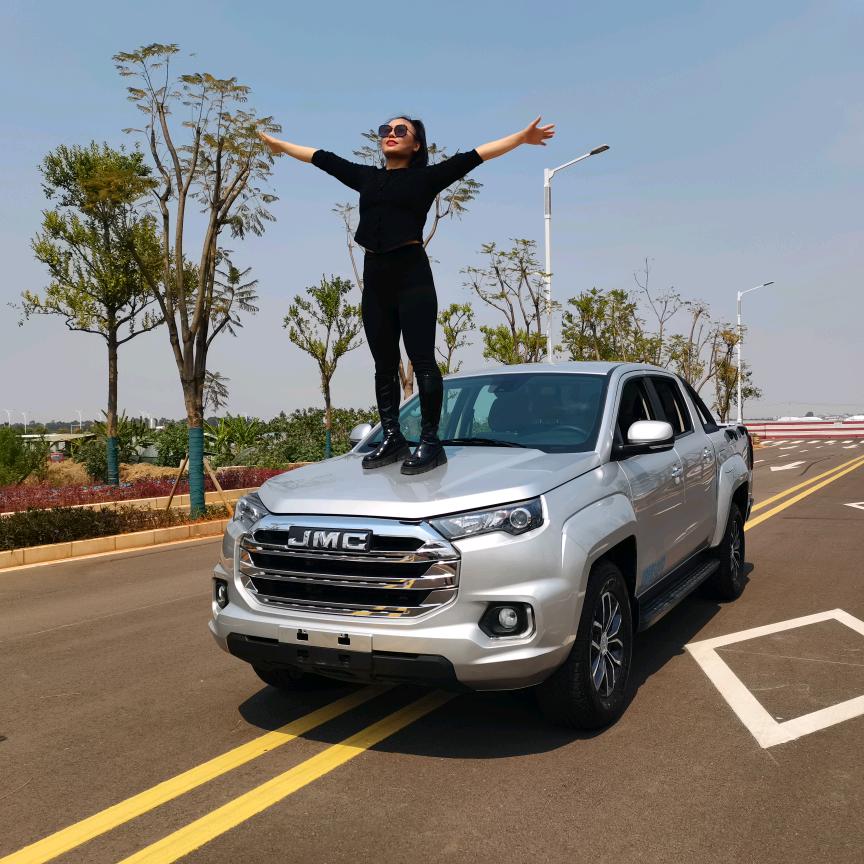 个旧浩程精品二手车