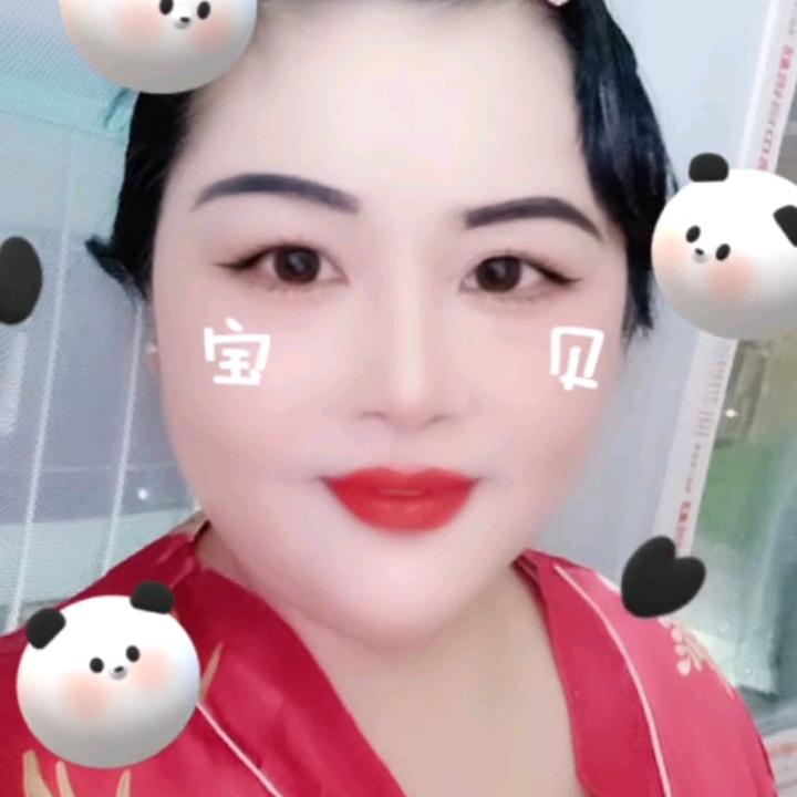 红花配绿叶