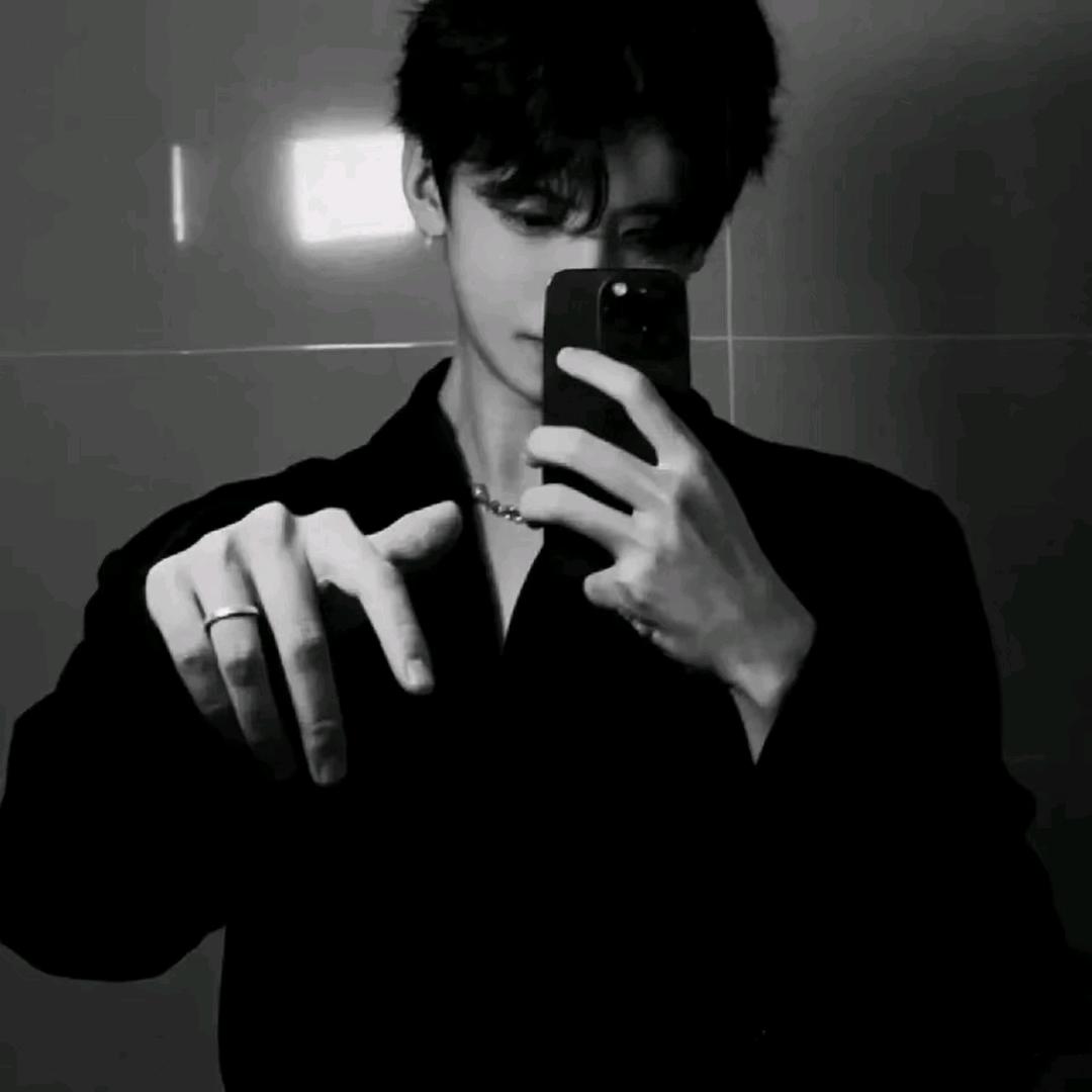 柳下.